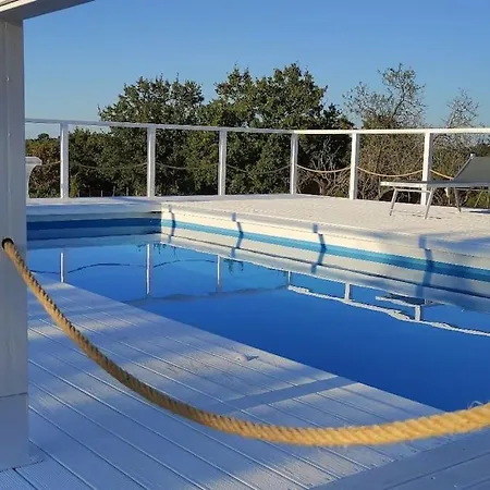 Trullo Iris تْشيستيرنِنو