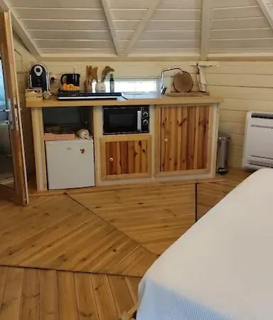 Trullo Iris مكان تخييم تْشيستيرنِنو