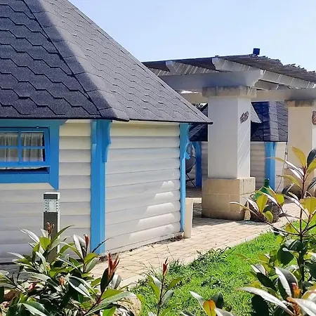 Trullo Iris مكان تخييم تْشيستيرنِنو