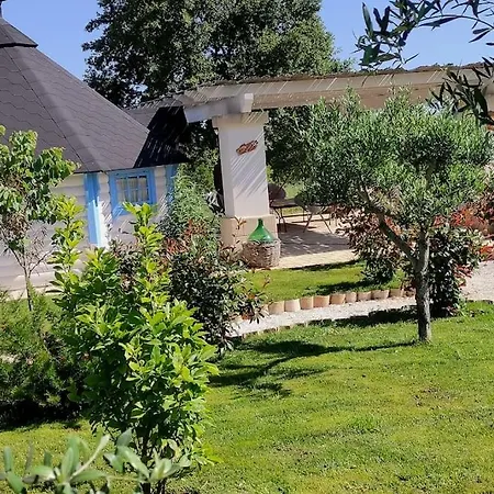Trullo Iris مكان تخييم تْشيستيرنِنو