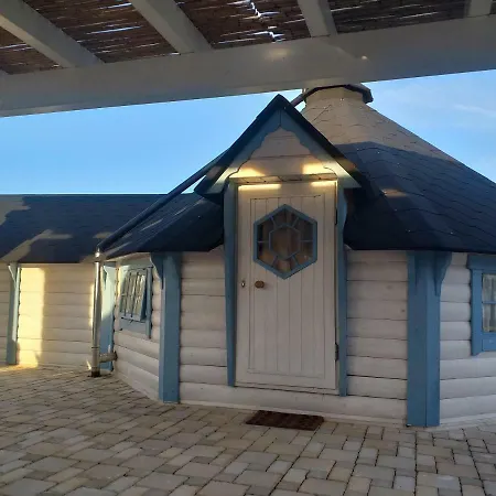 Trullo Iris مكان تخييم *